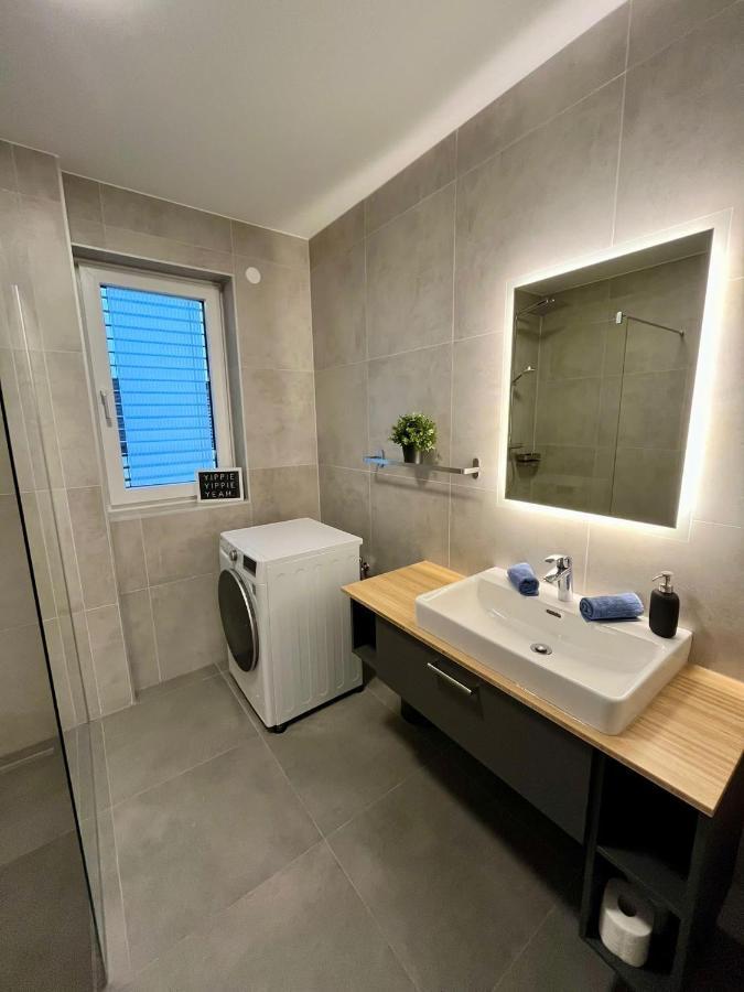 Ferienwohnung Mit Seeblick - Ossiacher See Gerlitzen Sattendorf Exteriör bild