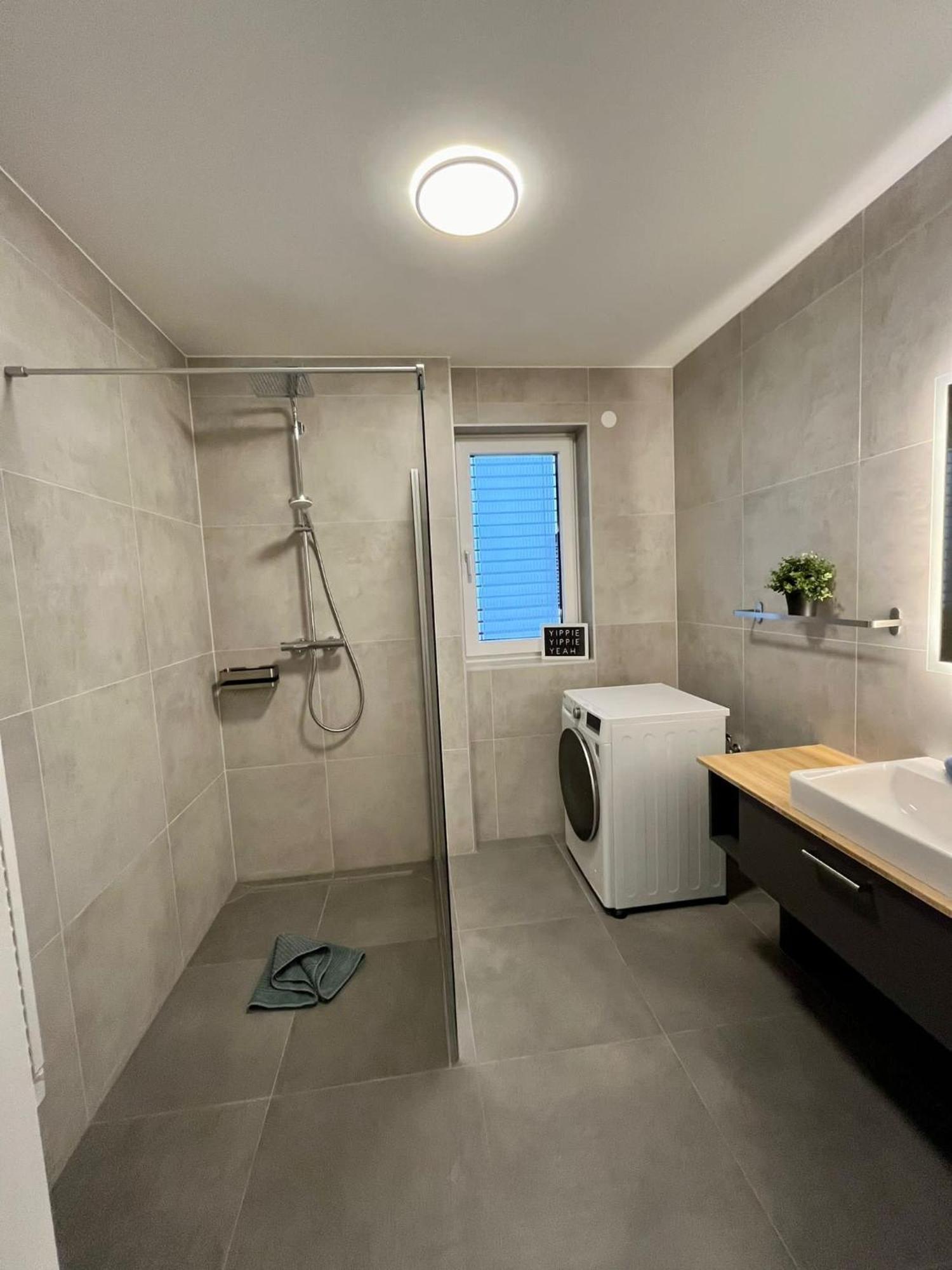 Ferienwohnung Mit Seeblick - Ossiacher See Gerlitzen Sattendorf Exteriör bild